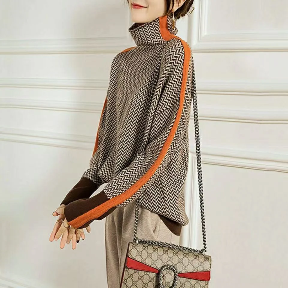 Jersey de Cuello Alto Jess™ – Suavidad Elegante para un Estilo Atemporal